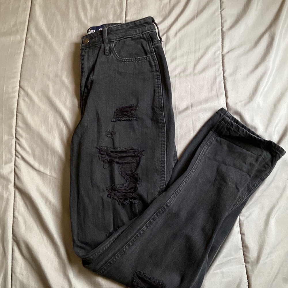 Hollister Ultra High-Rise Mom jean